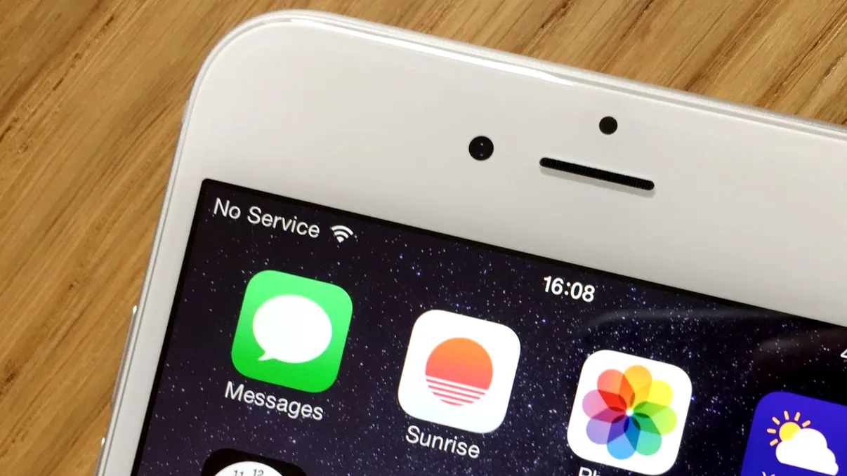 Apple continuă să depășească recorduri, dar se duce în jos