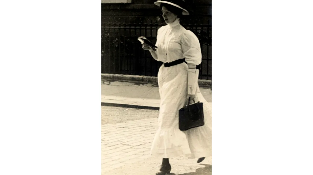 Cum arăta fotografia de modă stradală înainte să existe bloggerii