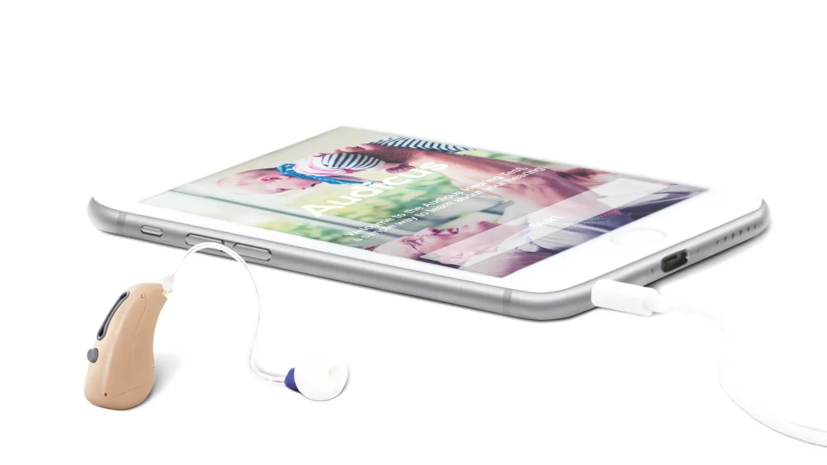 Audicus Solo este gadgetul cu care îți auzi prietenii mai bine