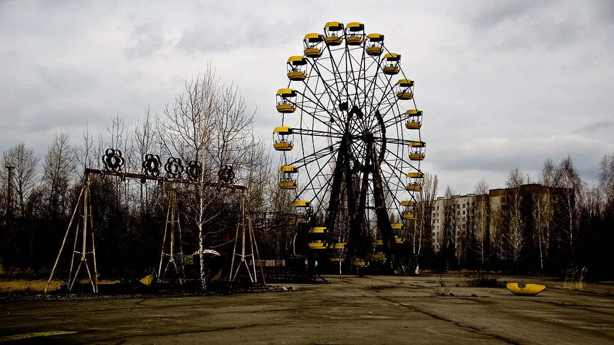 Consecințele dezastrului de la Cernobîl: orașul abandonat Pripiat, filmat cu drona