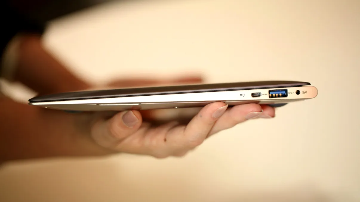 Un nou tip de procesor ar putea face computerele mai subțiri și flexibile