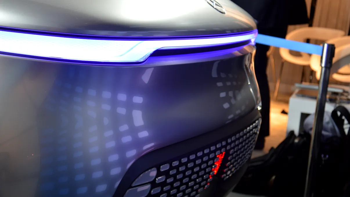 Conceptul Mercedes F015 nu este nou, dar ne-a lăsat cu gura căscată la MWC