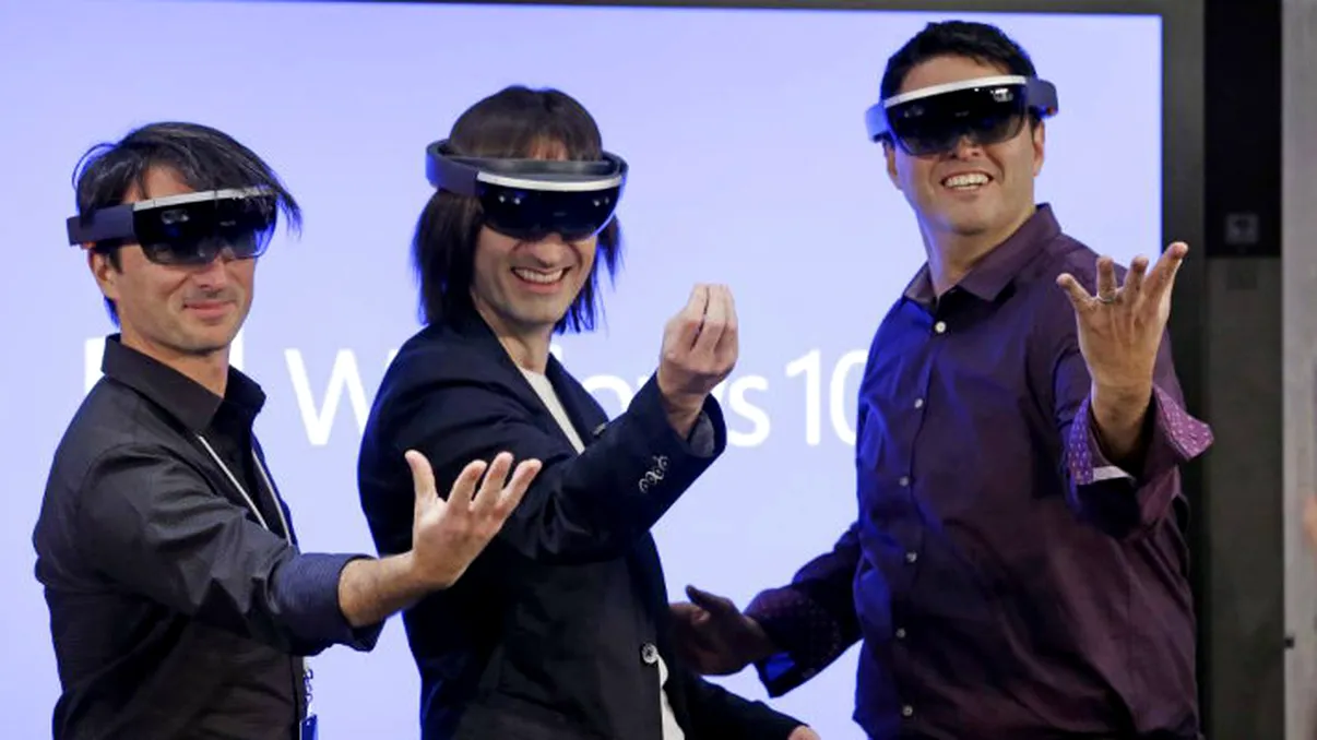 Microsoft așteaptă ca ”lumea să fie gata” pentru ochelarii HoloLens