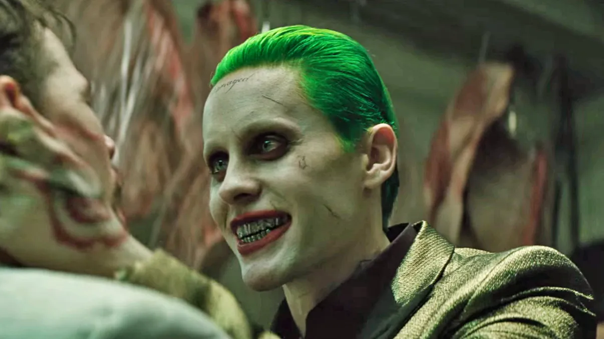 Noul trailer pentru Suicide Squad arată că Jokerul va fi peste tot