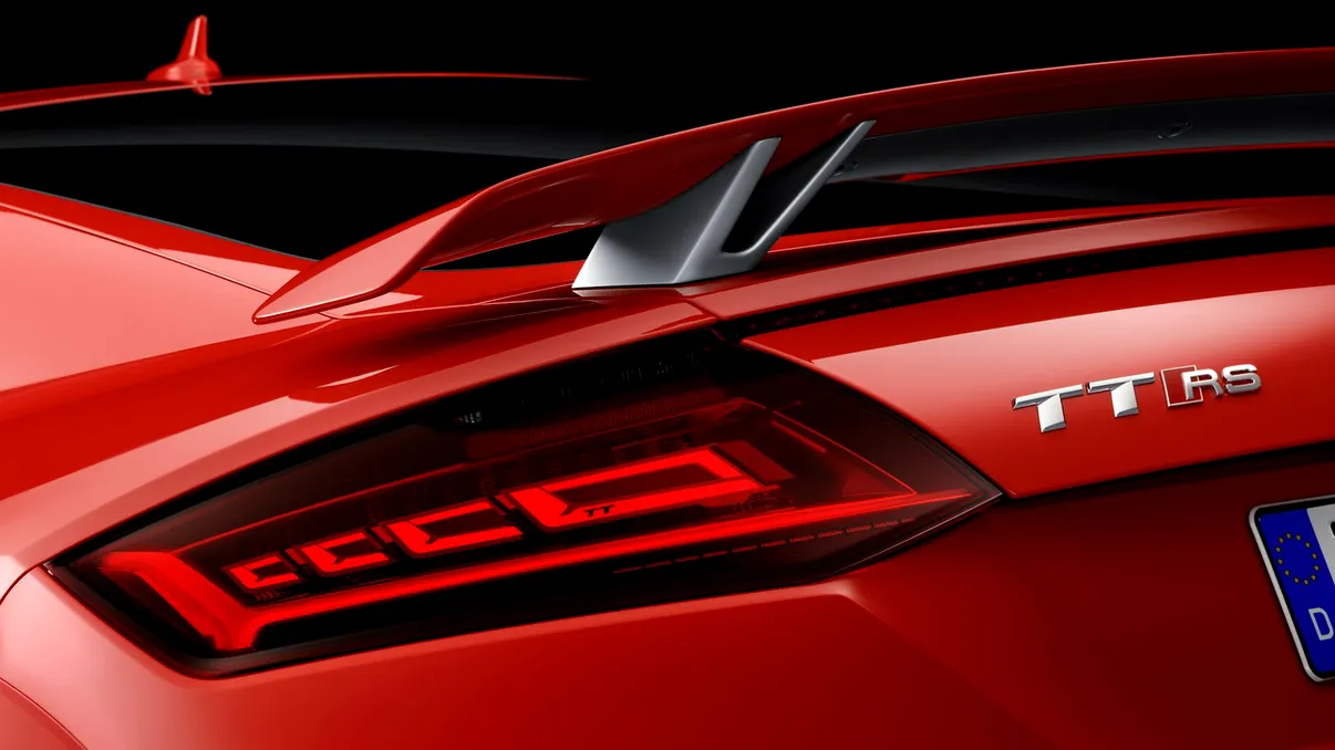 Noile Audi TT RS sunt mai rapide și mai elegante decât modelele anterioare