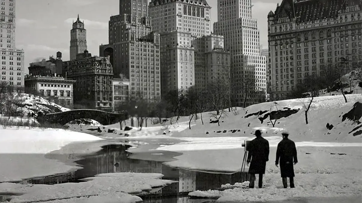 Această animație fascinantă reconstruiește trecutul din fotografii vechi