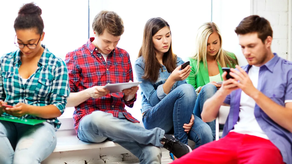 Acest documentar îți arată care sunt cele mai mari probleme ale părinților moderni