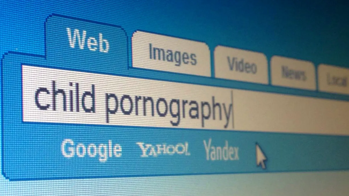 Abuzul infantil, mascat de site-uri porno legale