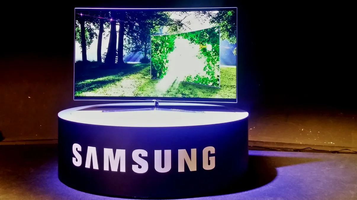 Samsung a lansat în România noua serie de televizoare SUHD