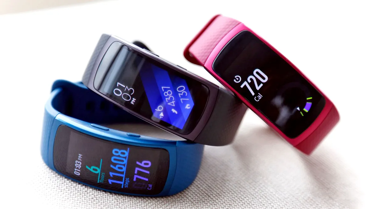 Samsung Gear Fit 2 este o brățară inteligentă atrăgătoare