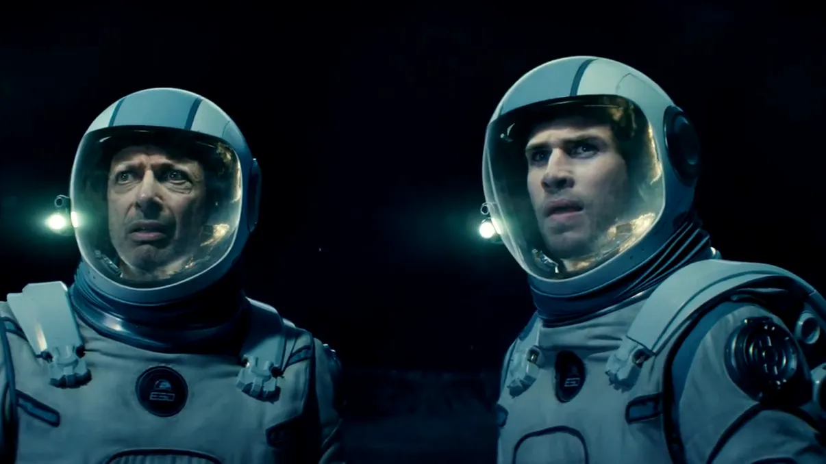 Playfilm - Ziua Independenței 2: Cum să adormi la un film care ar trebui să te țină în priză