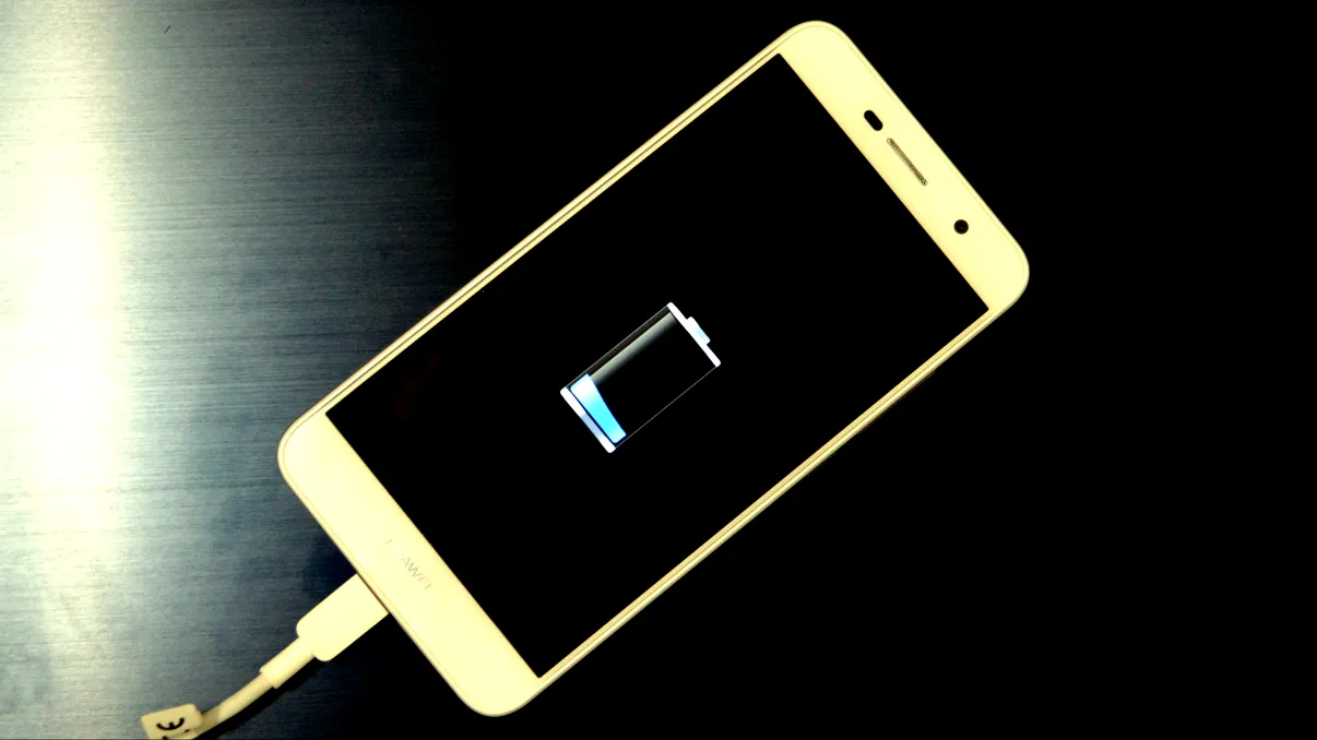 Huawei Y6 Pro, smartphone-ul cu baterie care nu ”moare” [REVIEW]
