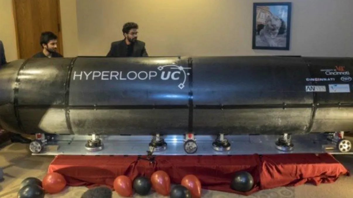 Primul prototip de Hyperloop care levitează