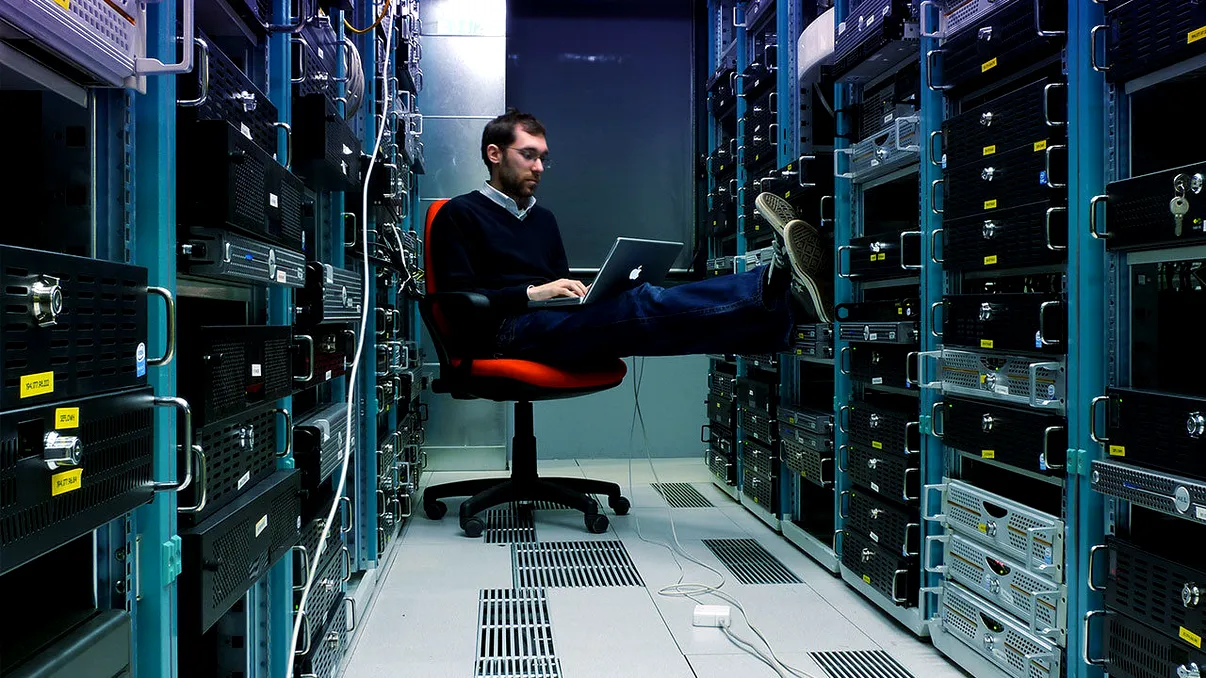 De ce trebui să investim mai mult în educație cibernetică în universități