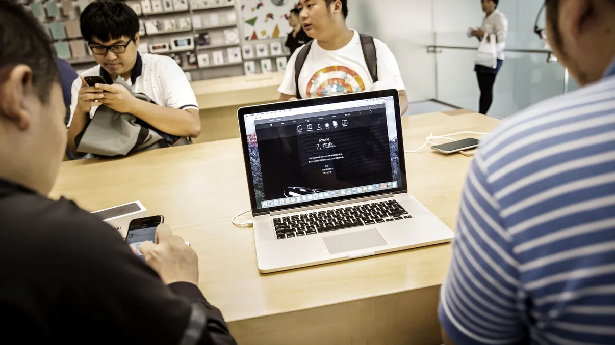 Apple ar putea lansa noi MacBook-uri luna aceasta