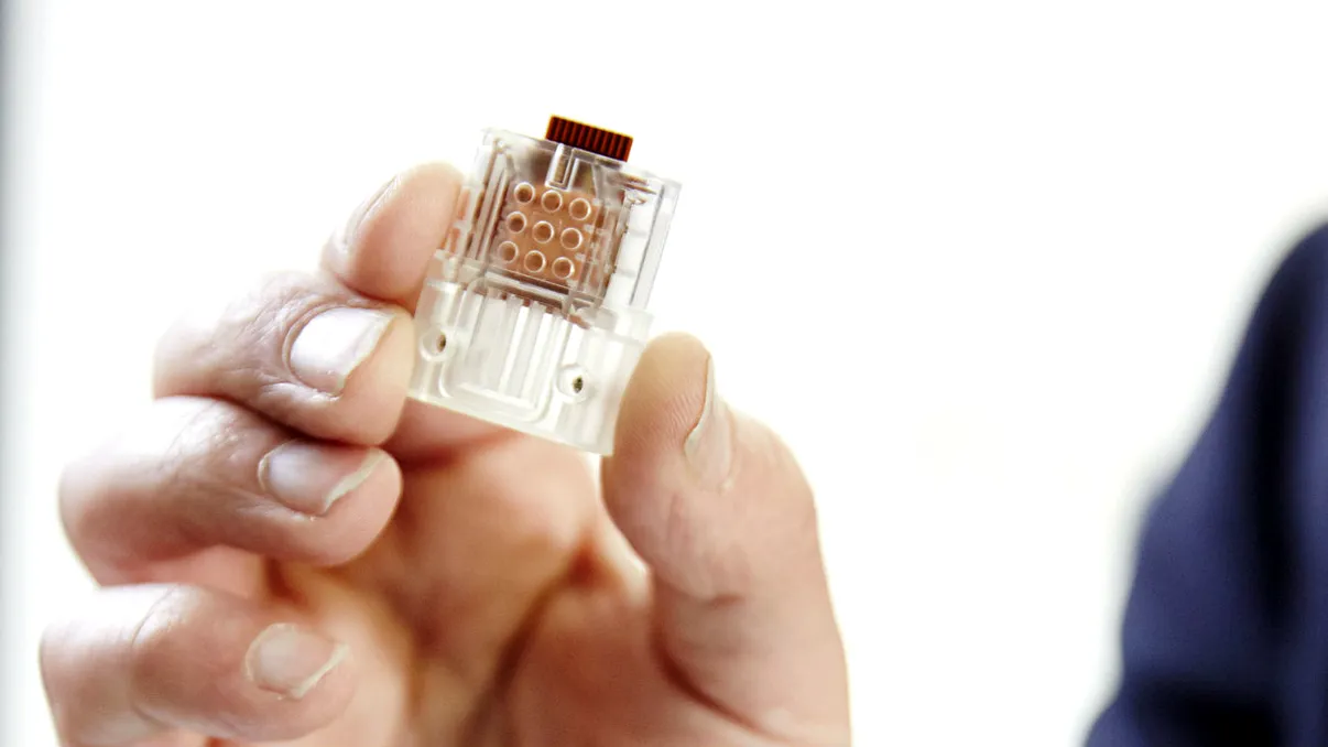 A fost creat stick-ul USB care poate face teste HIV pe loc