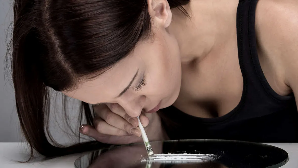 De ce cocaina le afectează diferit pe femei
