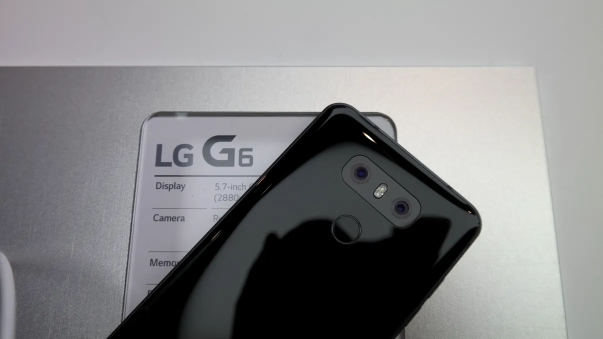 LG G6: Cu ce funcții noi vin camerele de pe smartphone-ul vârf de gamă [VIDEO]