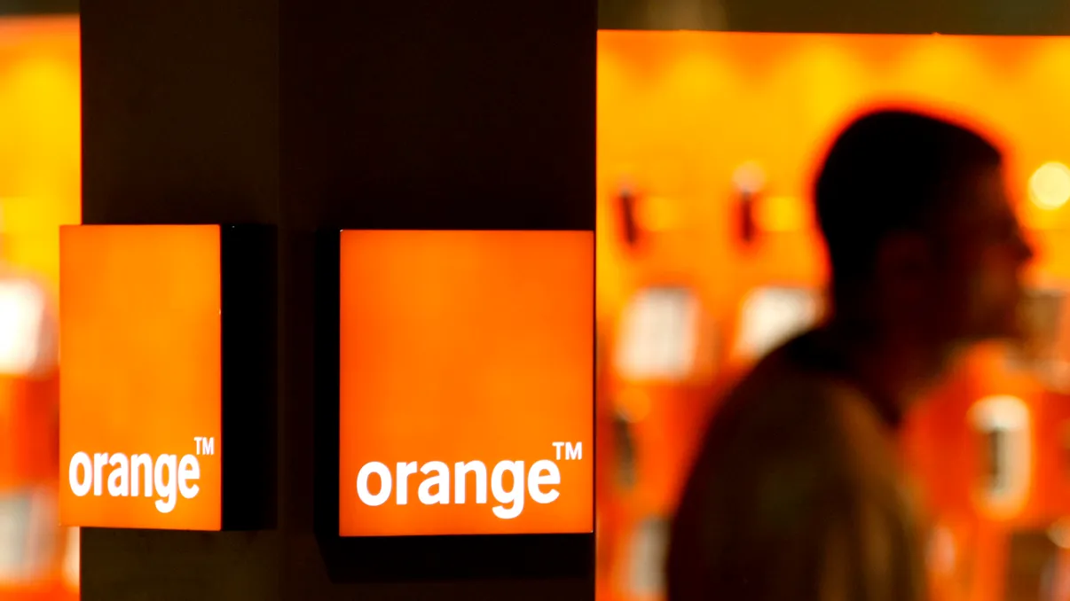 Serviciul Orange care te lasă să transferi bani și să plătești facturi cu telefonul
