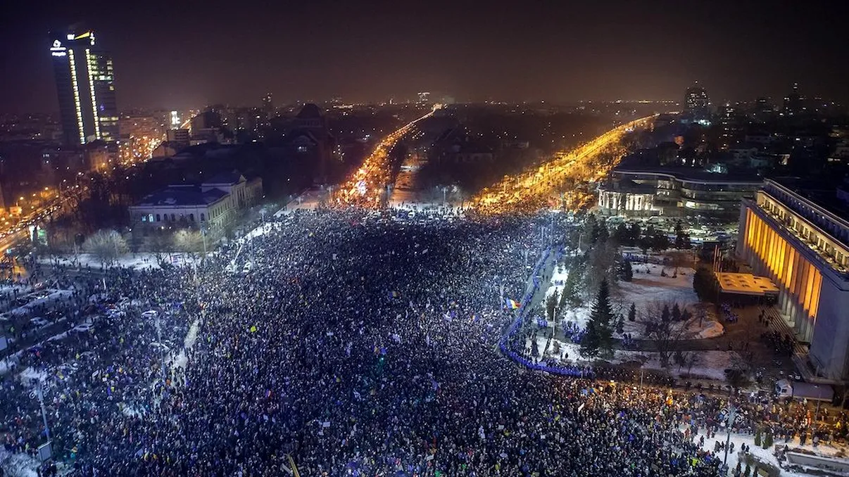 Cum poți afla chiar tu câți protestatari se află în Piața Victoriei