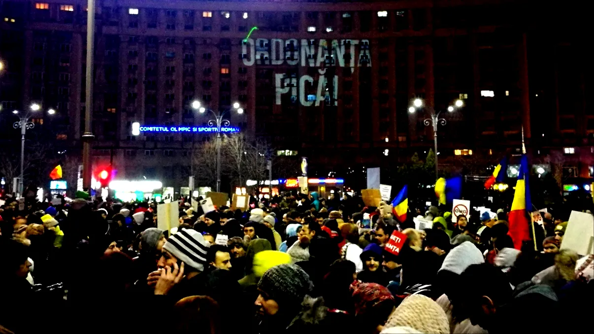 Cine sunt cei care au proiectat nemulțumirile românilor la protest și cum poți transmite și tu un mesaj