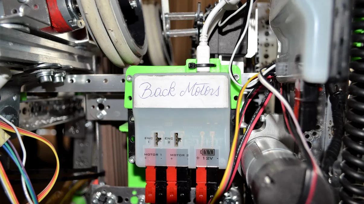 First Tech Challenge este prima competiție națională de robotică pentru liceeni