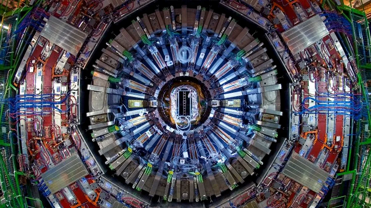 Cinci noi particule au fost descoperite de către acceleratorul de particule LHC