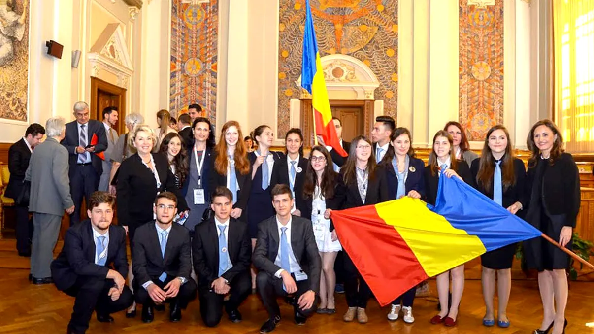 Elevii români, premiați în urma participării la Conferința Internațională a Tinerilor Cercetători