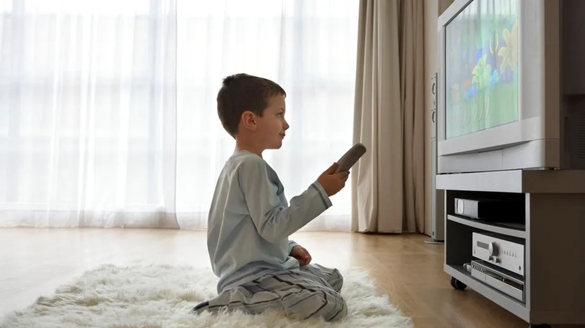 De ce poziția ”W” poate dăuna dezvoltării copilului tău