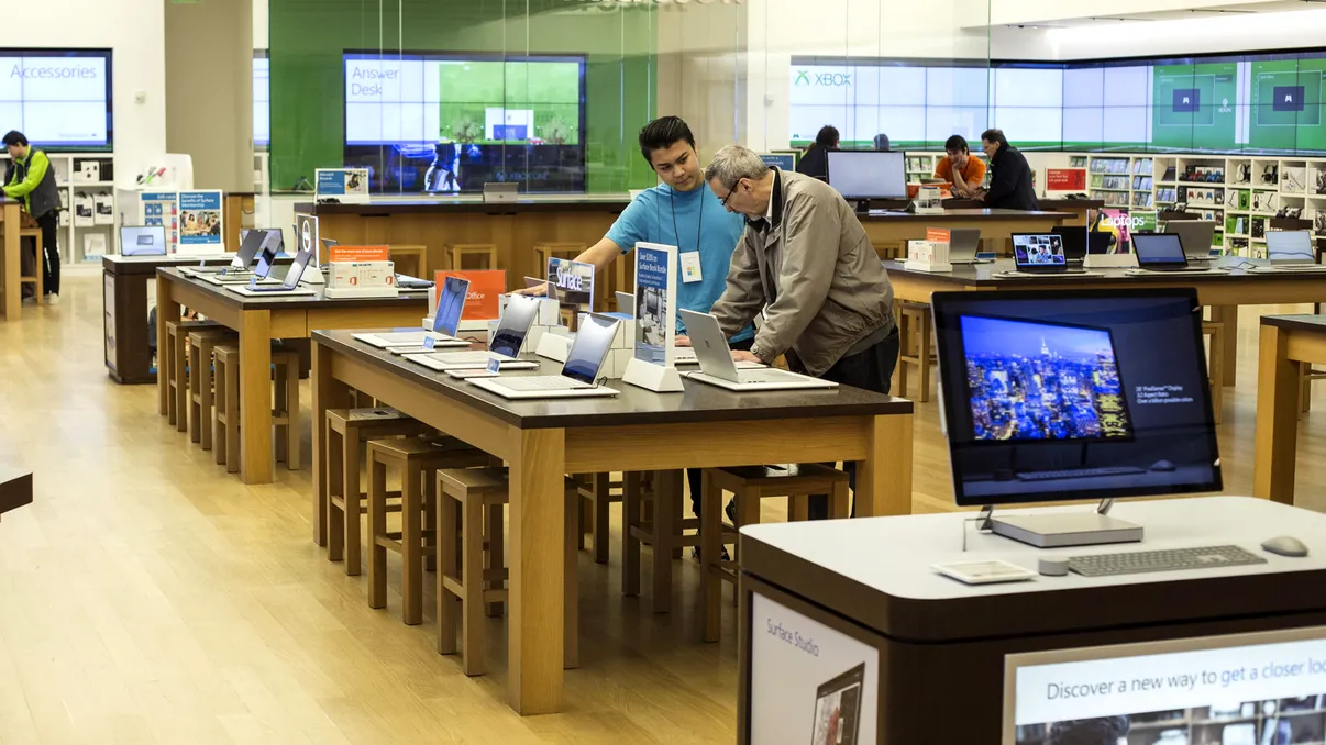 Se pare că am început din nou să ne cumpărăm computere tradiționale