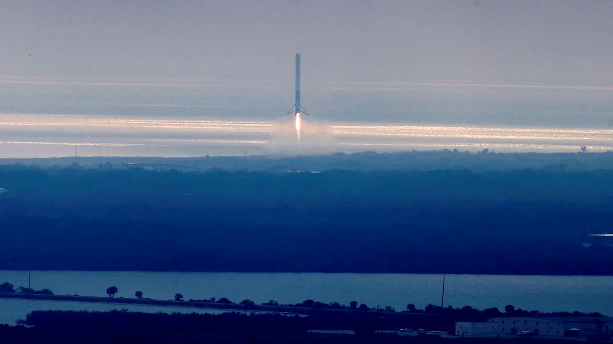 Un adolescent a creat satelitul care cântărește mai puțin decât un telefon