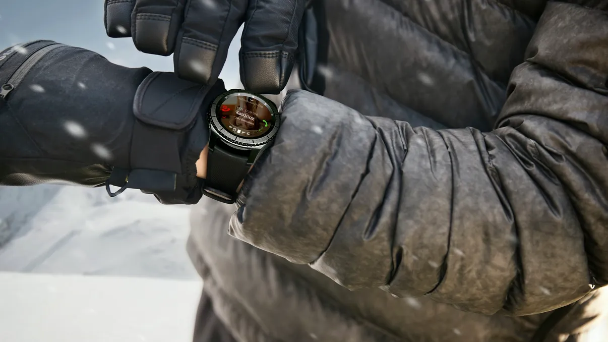 Smartwatch-ul Samsung Gear S4 s-ar putea încărca prin simpla atingere de un telefon