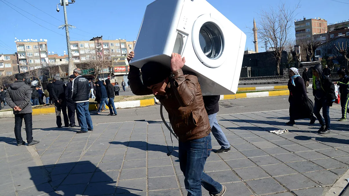 Această invenție simplă va reduce drastic greutatea mașinilor de spălat