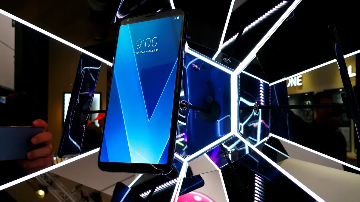 Primele impresii despre LG V30, telefonul cu poate cea mai bună cameră