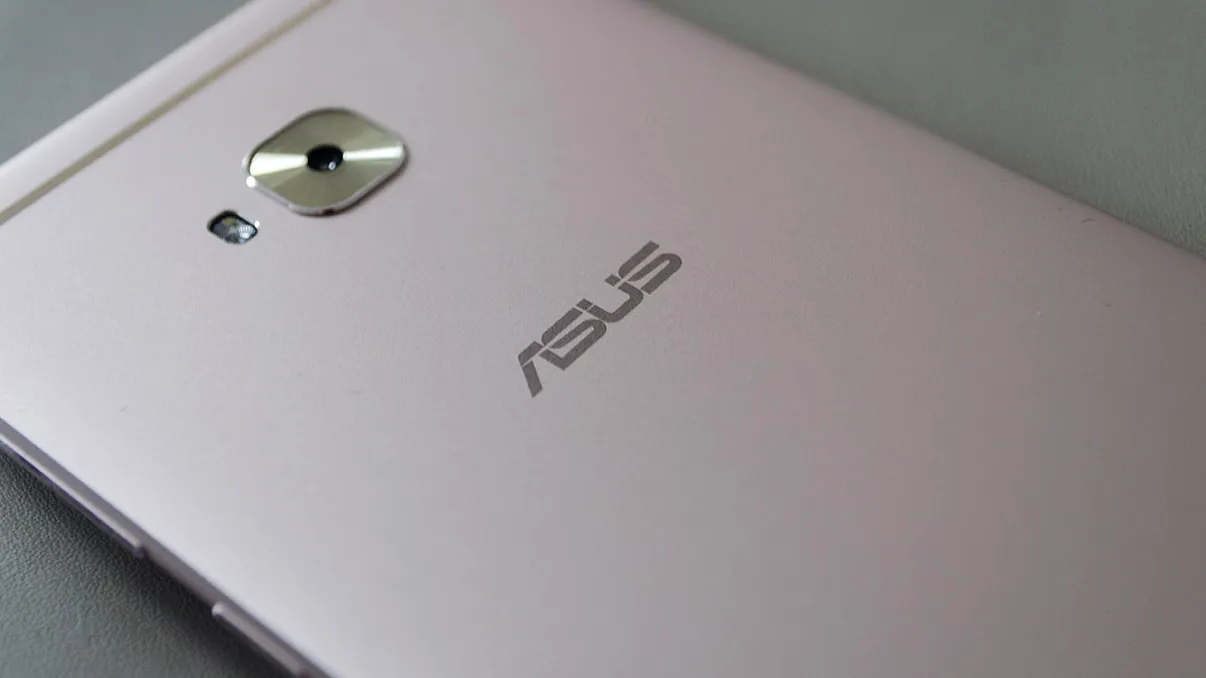 Telefoane ieftine ASUS pe care să le cumperi