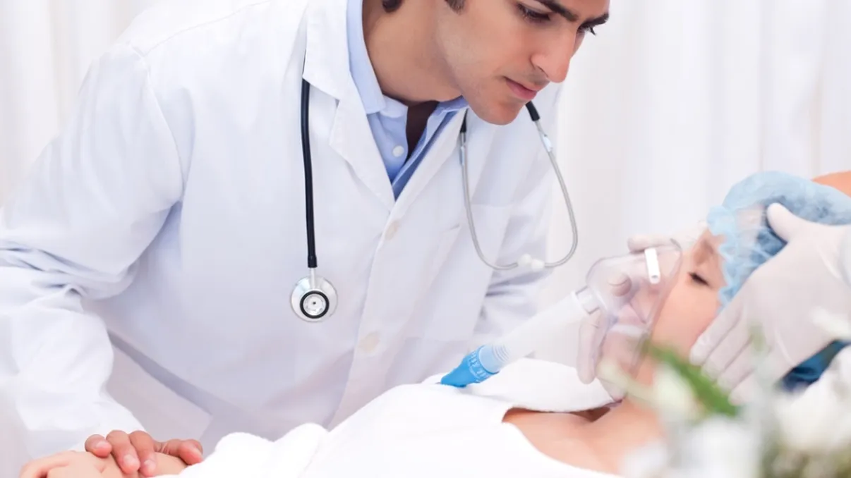 Europa și-ar putea schimba regulile pentru persoanele conectate la aparate