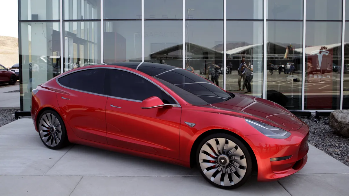 De unde vin numele pentru modelele Tesla: gluma la care Elon Musk lucrează de 10 ani