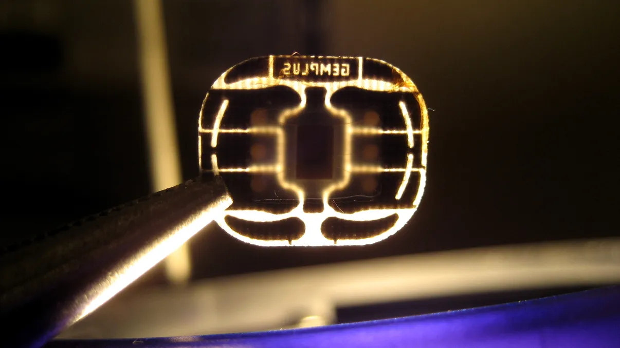 Cele mai subțiri telefoane vor avea SIM în procesor