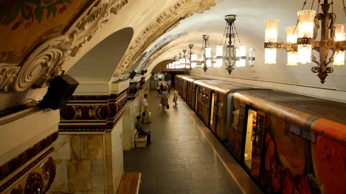 Stațiile de metrou din Rusia te fac să uiți că Drumul Taberei încă n-are niciuna