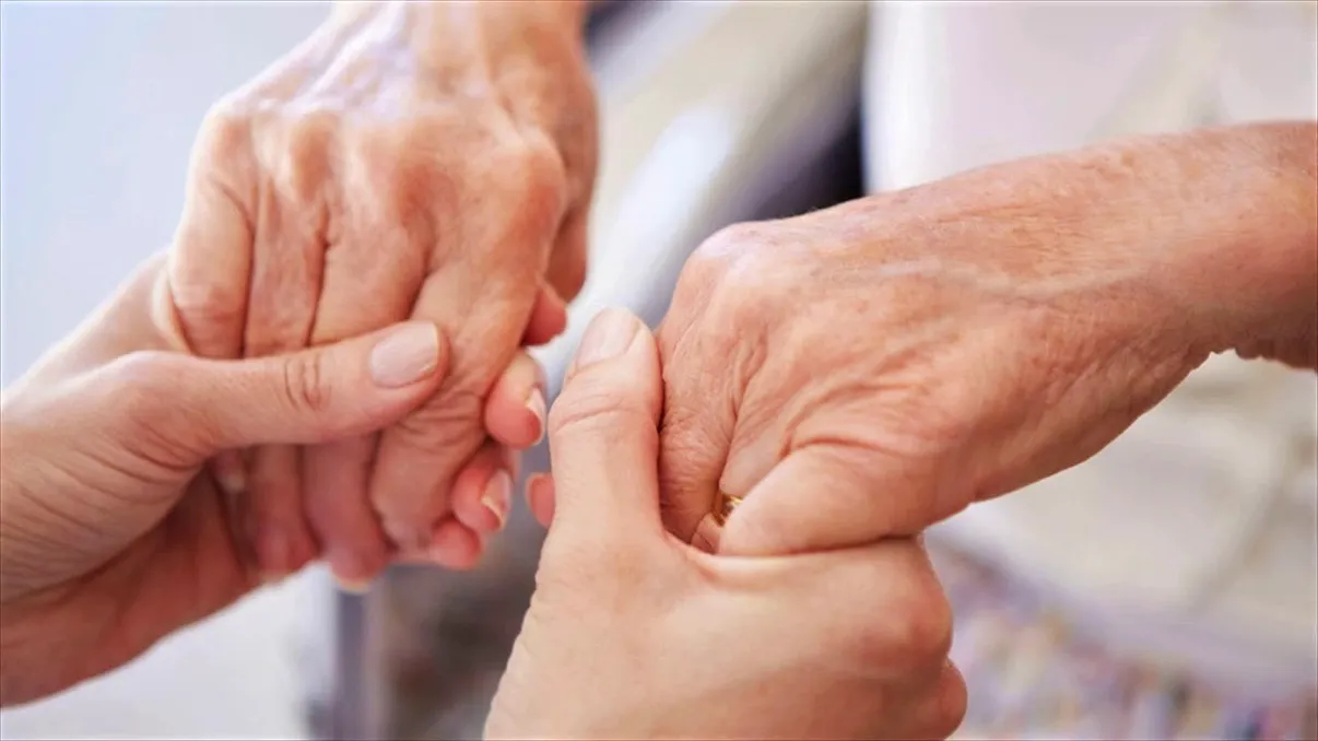 Dispozitivul care îi va ajuta pe cei cărora le tremură mâinile