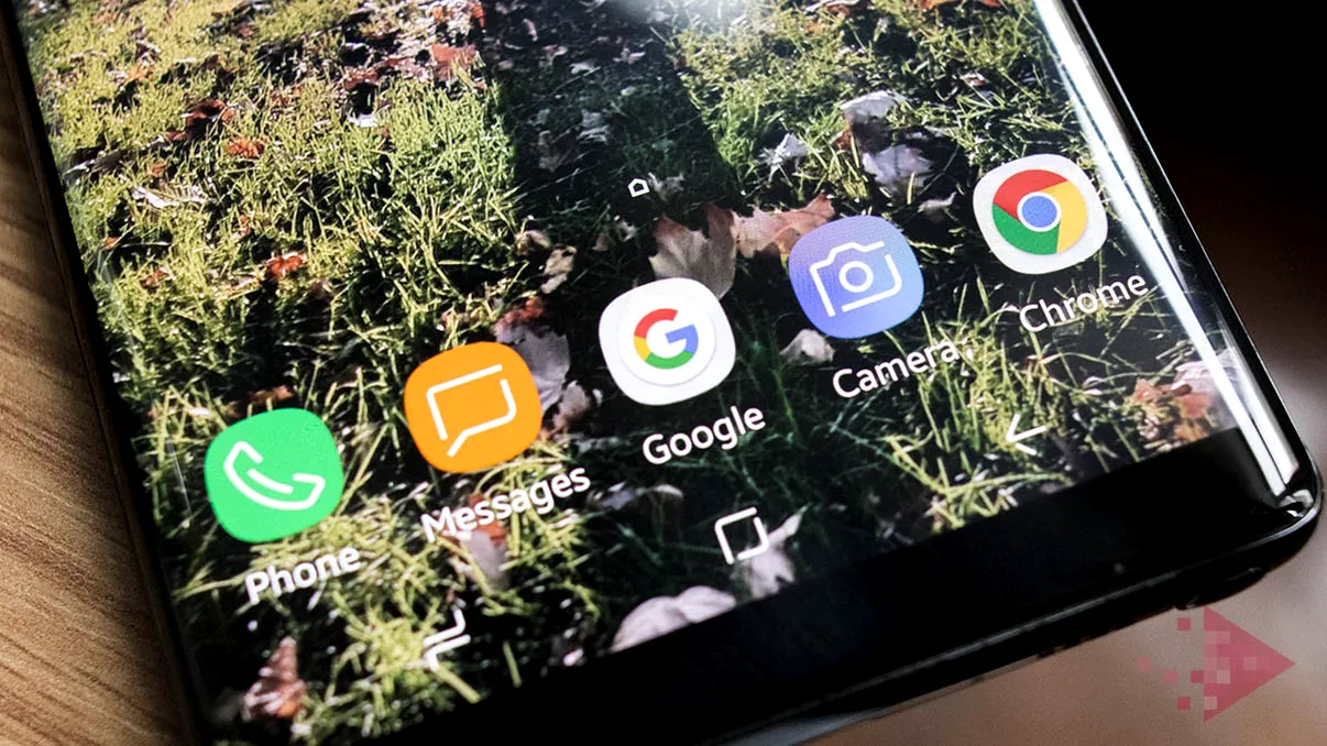 Facebook și Google, acuzate că au încălcat GDPR din prima zi