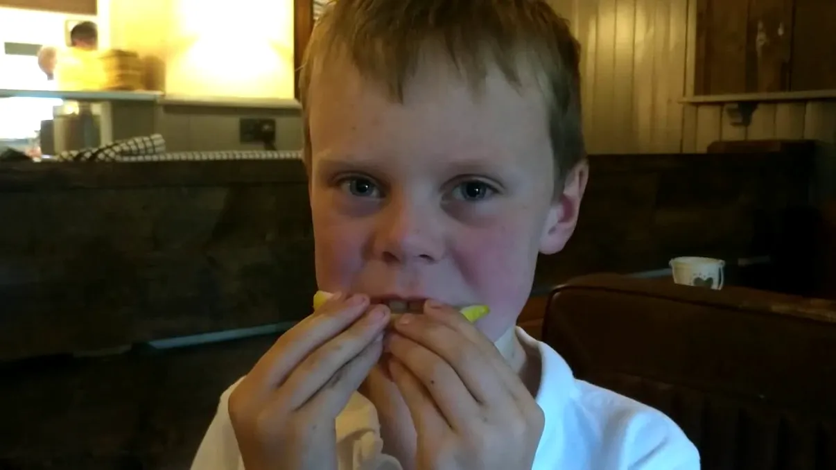 Cea mai nouă provocare virală pe net nu-i atât de stupidă pe cât pare