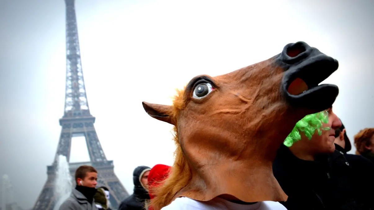 O cronologie necesară cu cele mai idioate provocări de pe net