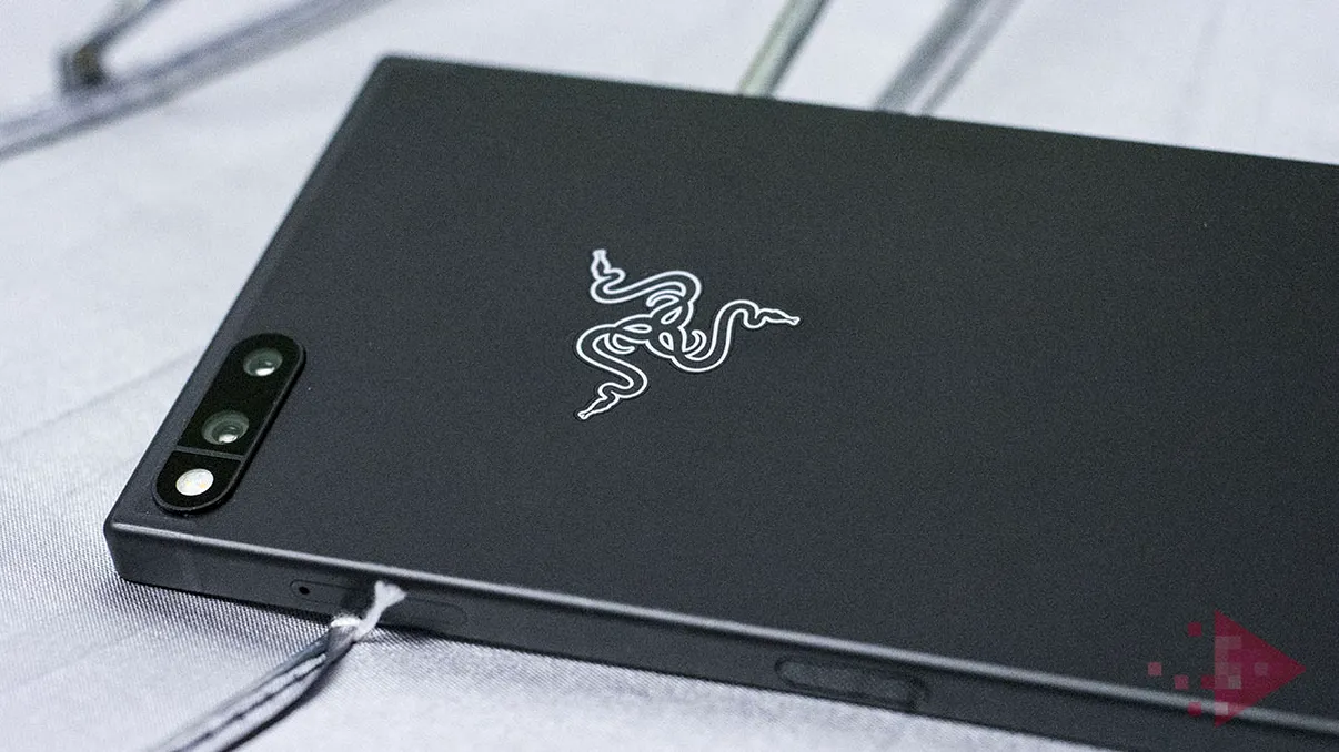 Razer Phone 2 apare în imagini și problema e că arată ca precedentul