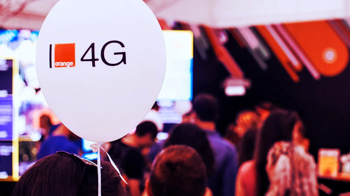 Oferte Digi Mobil, Orange, Vodafone, Telekom cu roaming ieftin în afara UE