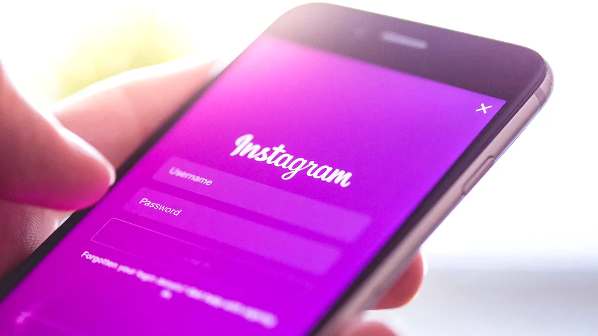 Instagram schimbă aplicația ca să nu te mai uiți doar la urmăritori