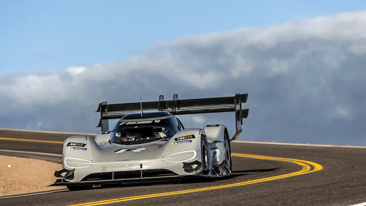 Volkswagen a stabilit un nou record mondial pe legendarul Pikes Peak