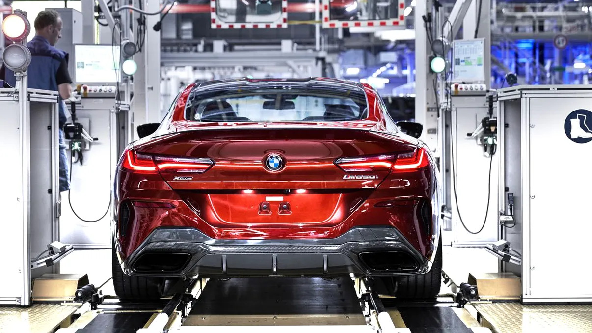 Producția de mașini a Germaniei s-a dus în cap: cât de gravă este situația și ce înseamnă pentru români