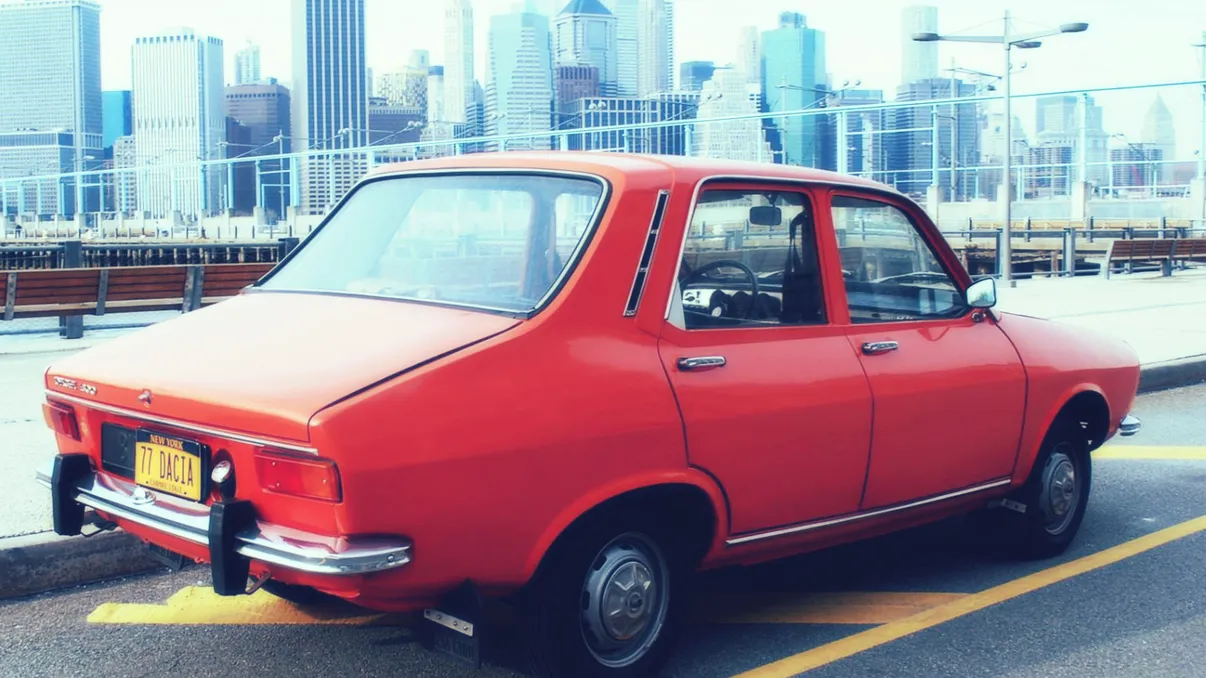 Dacia de New York: ce caută mașina românilor în America