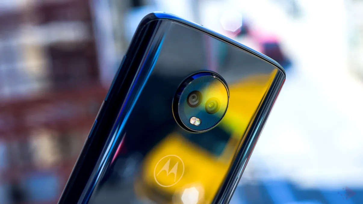 Cum a ajuns telefonul să fie cea mai bună cameră foto pe care o ai cu tine